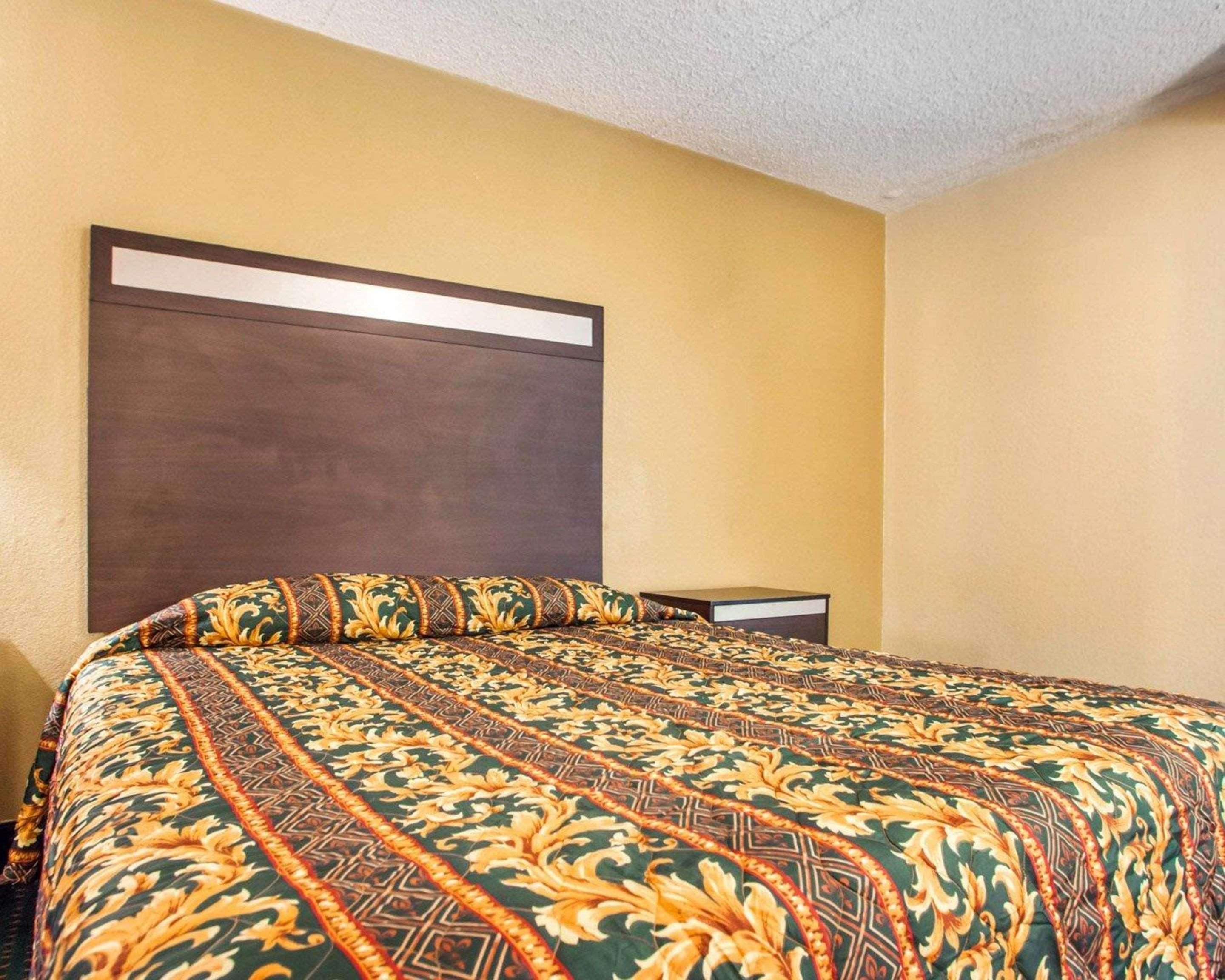 Rodeway Inn Mount Laurel Hwy 73 Eksteriør billede