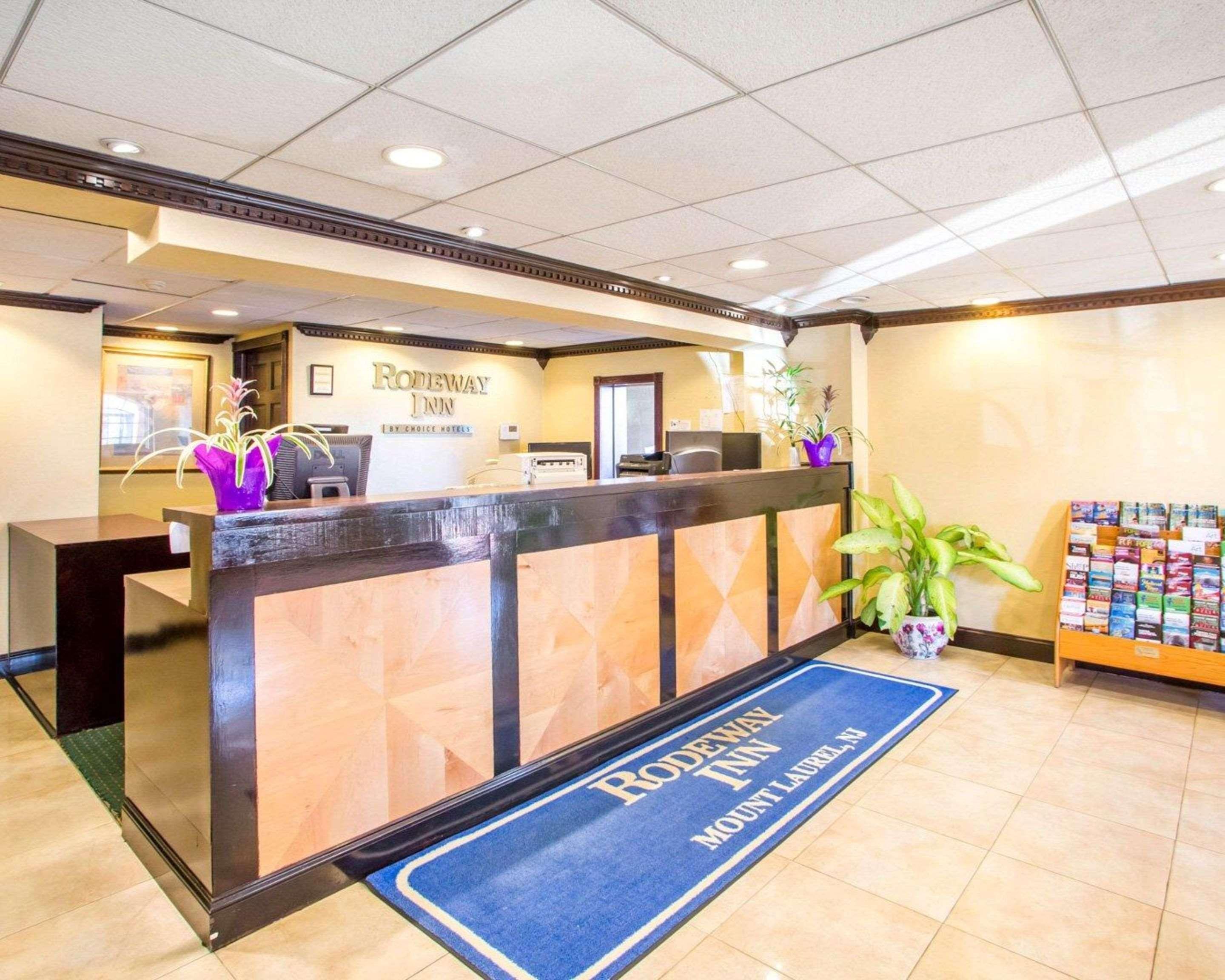 Rodeway Inn Mount Laurel Hwy 73 Eksteriør billede