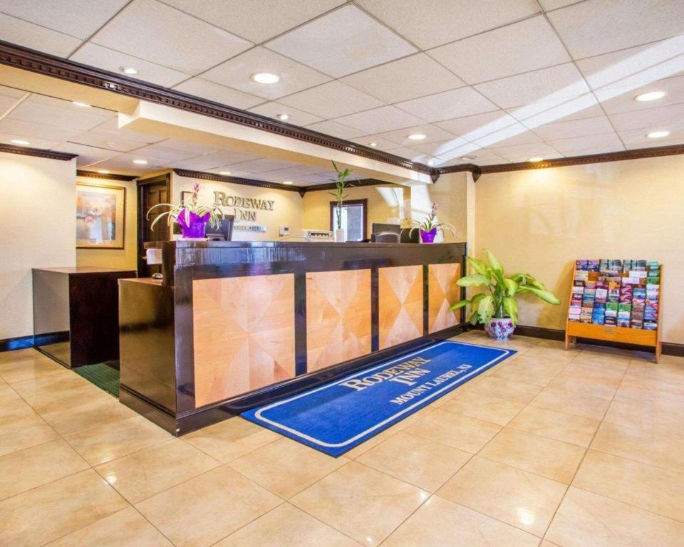 Rodeway Inn Mount Laurel Hwy 73 Eksteriør billede