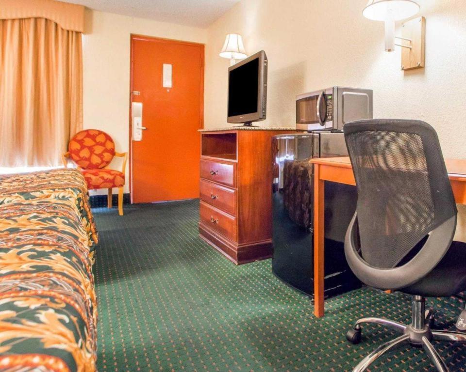 Rodeway Inn Mount Laurel Hwy 73 Eksteriør billede