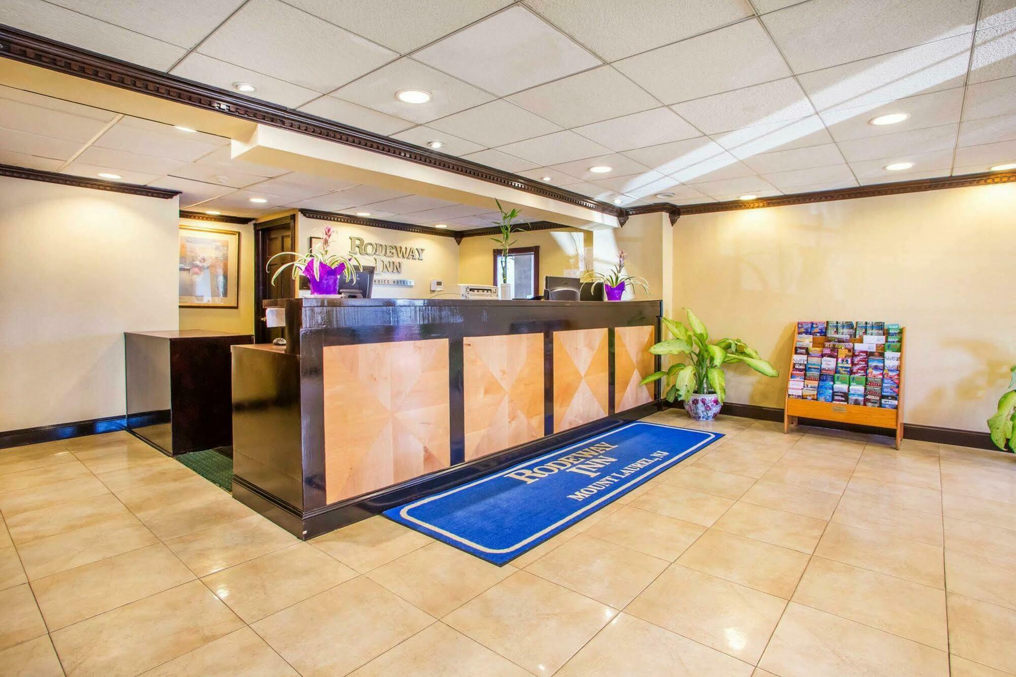 Rodeway Inn Mount Laurel Hwy 73 Eksteriør billede